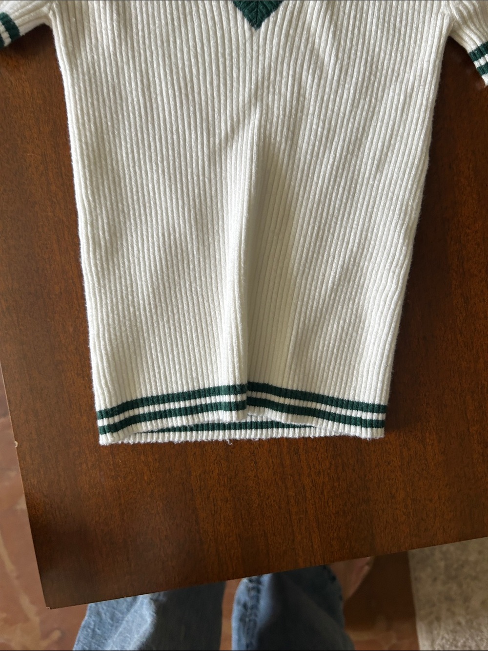 RSQ Cream Ribbed V-Neck Polo with Green Trim - Picture 6 of 9
